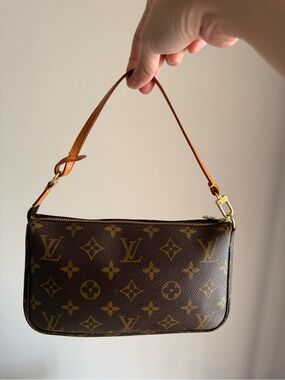 Louis Vuitton Monogram Pochette Accessoires – Vintage 2001